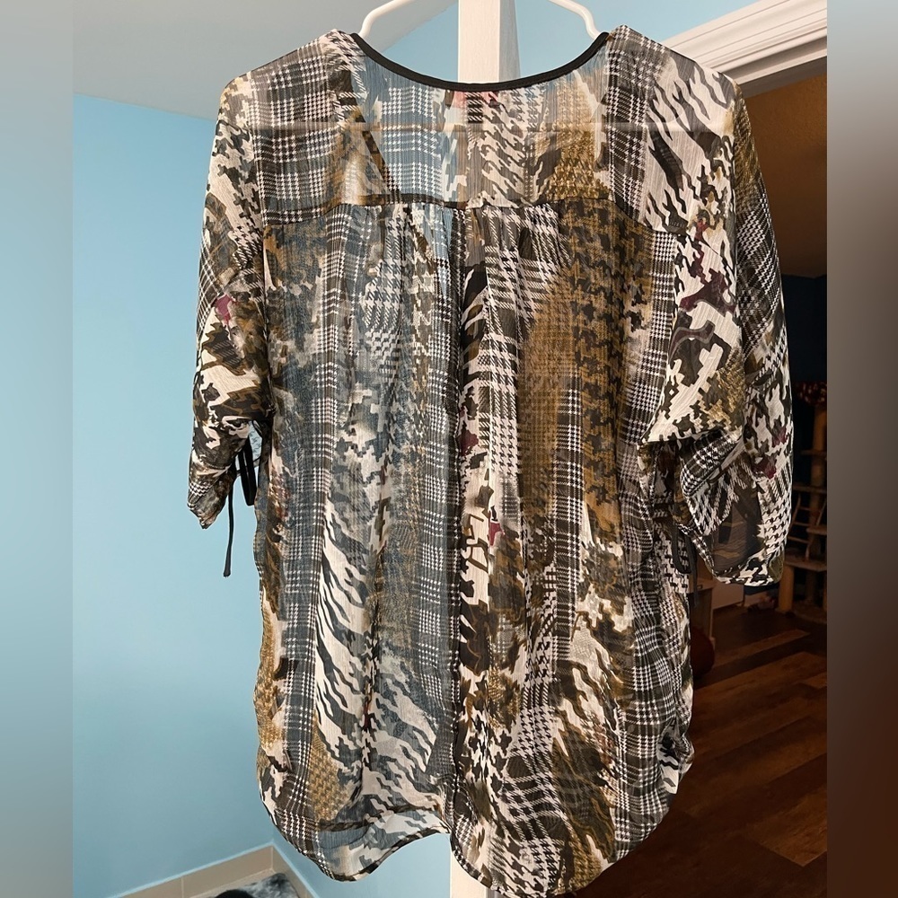 Unique Spectrum Sheer Top - Picture 6 of 6